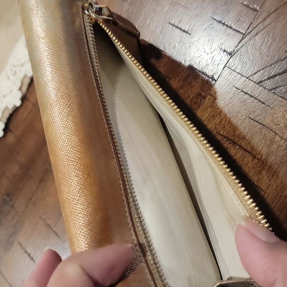 Authentic Prada Saffiano Metal wallet - Picture 7 of 13